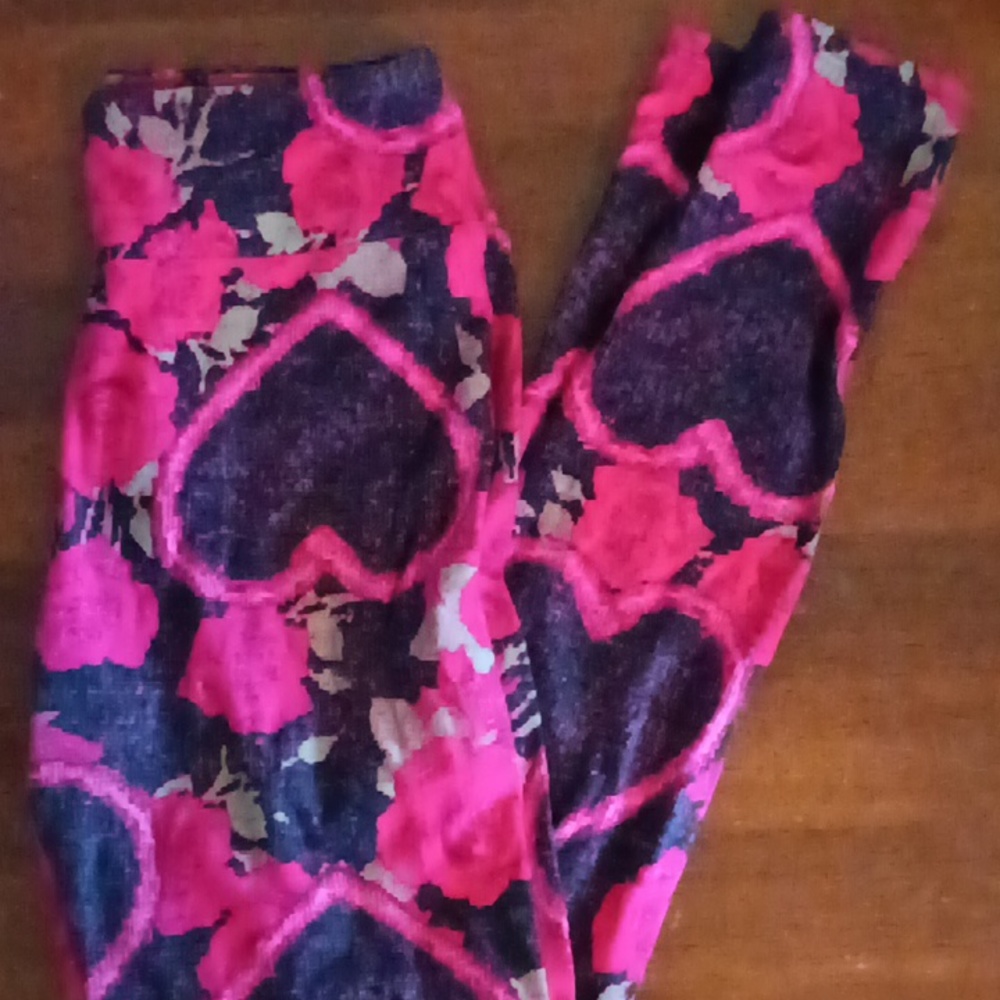 LuLaRoe OS heart & roses leggings